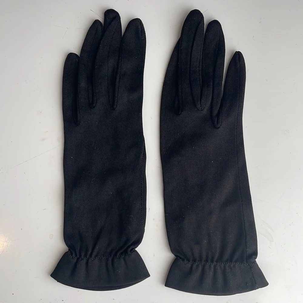 Vintage black gloves